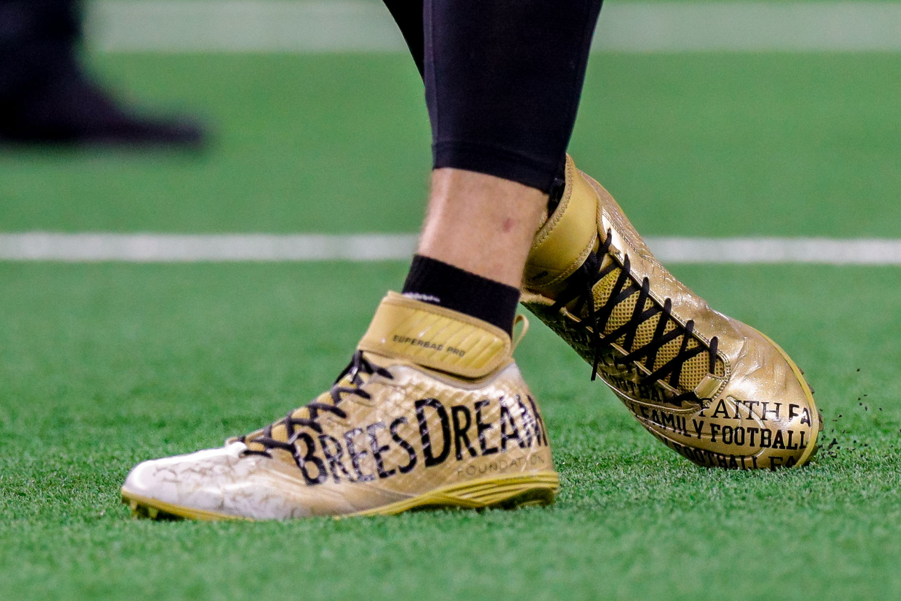 no.saintscowboys58.112918